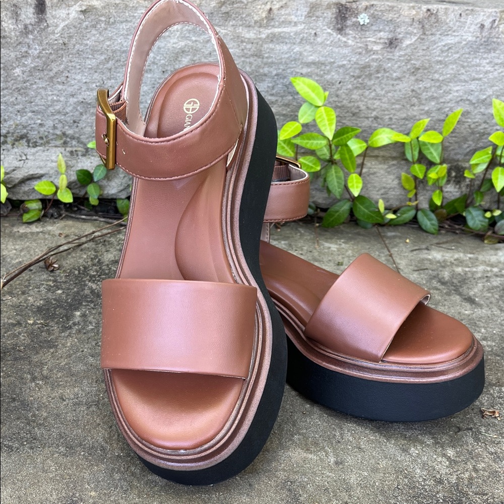 New! Gianni Bernini Teagann Platform Wedge Sandals, Size 6